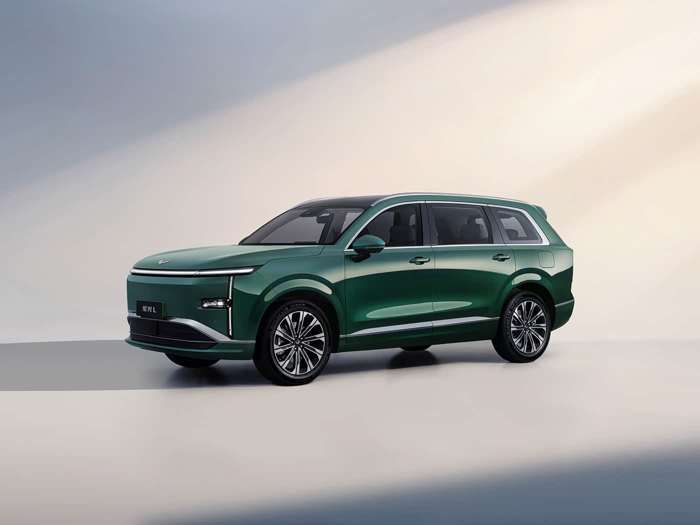 Chì rende u Wuling Starlight L u PHEV à 6 posti ideale per e famiglie?